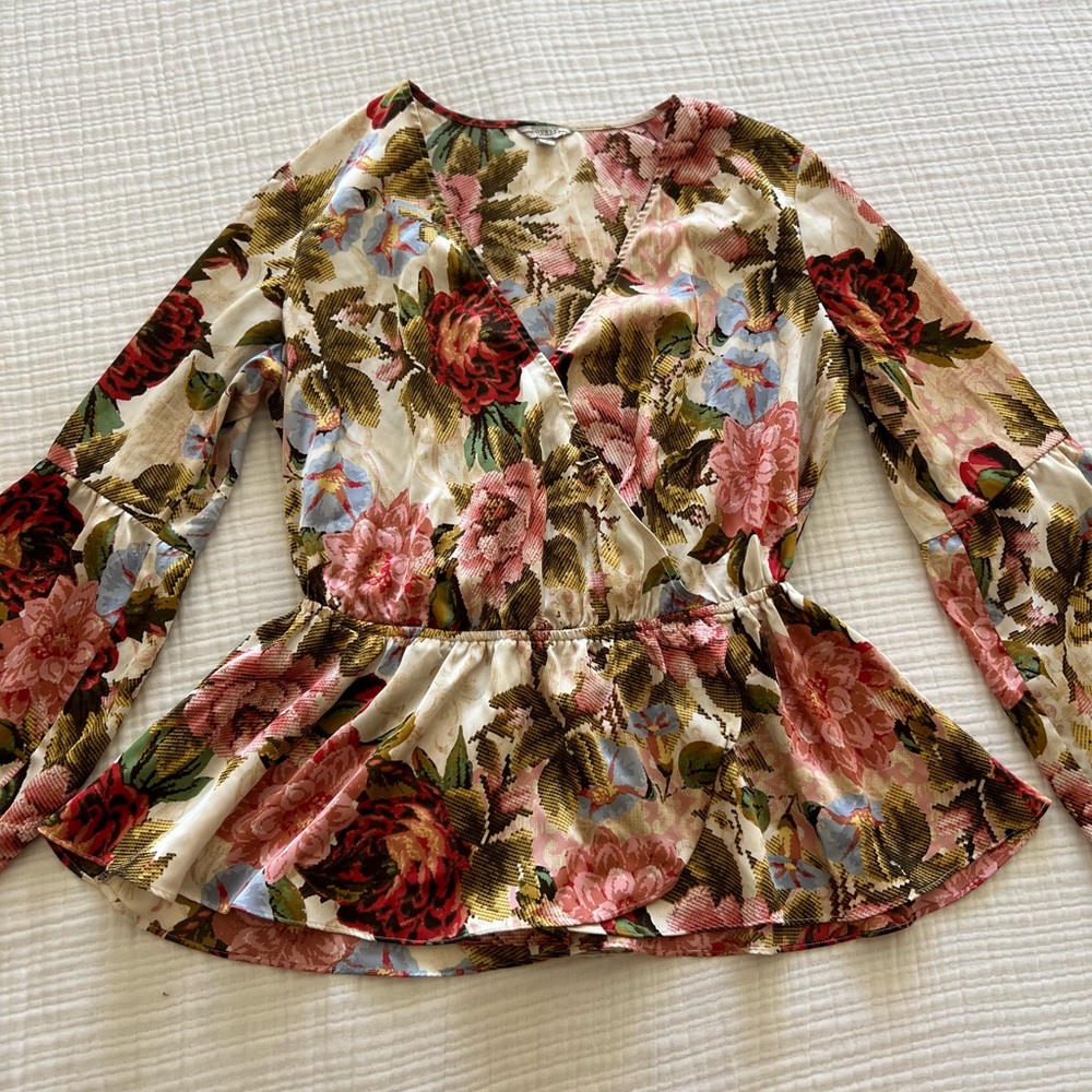 Guess Floral Patterned Top